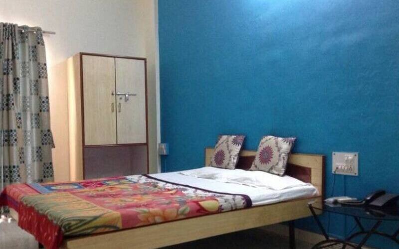 Hotel Shree Lodging, Satara 5